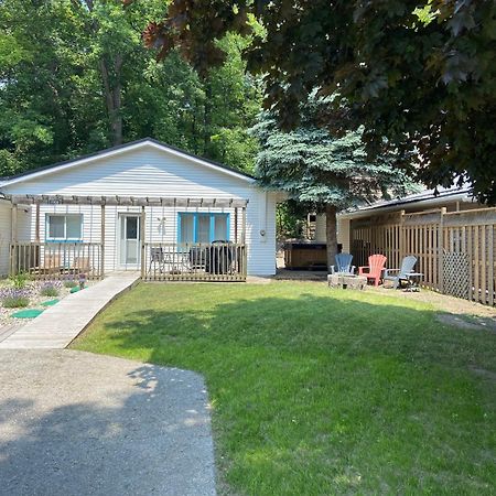 Cozy Cottage Retreat Lambton Shores Exteriér fotografie